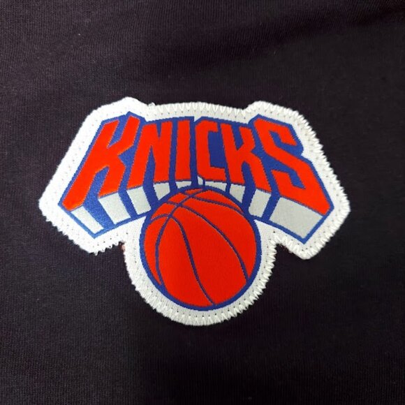 New York Knicks NBA Men's Med T Shirt Black Blue Orange Rare Find New - Picture 8 of 12